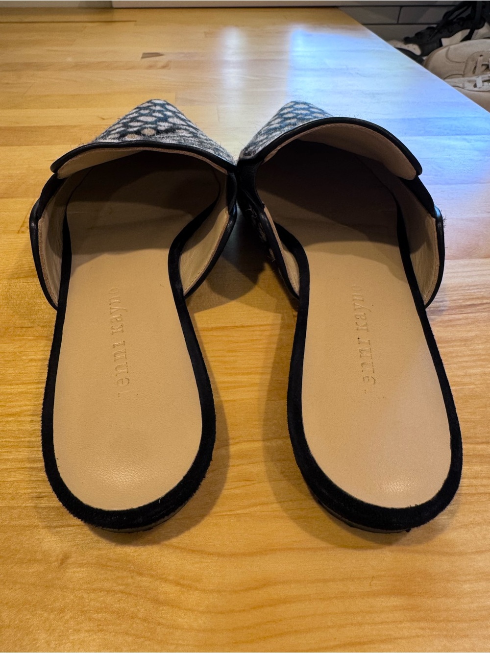 Jenni Kayne Black and Cream Patterned Pointed Mules - Picture 3 of 4